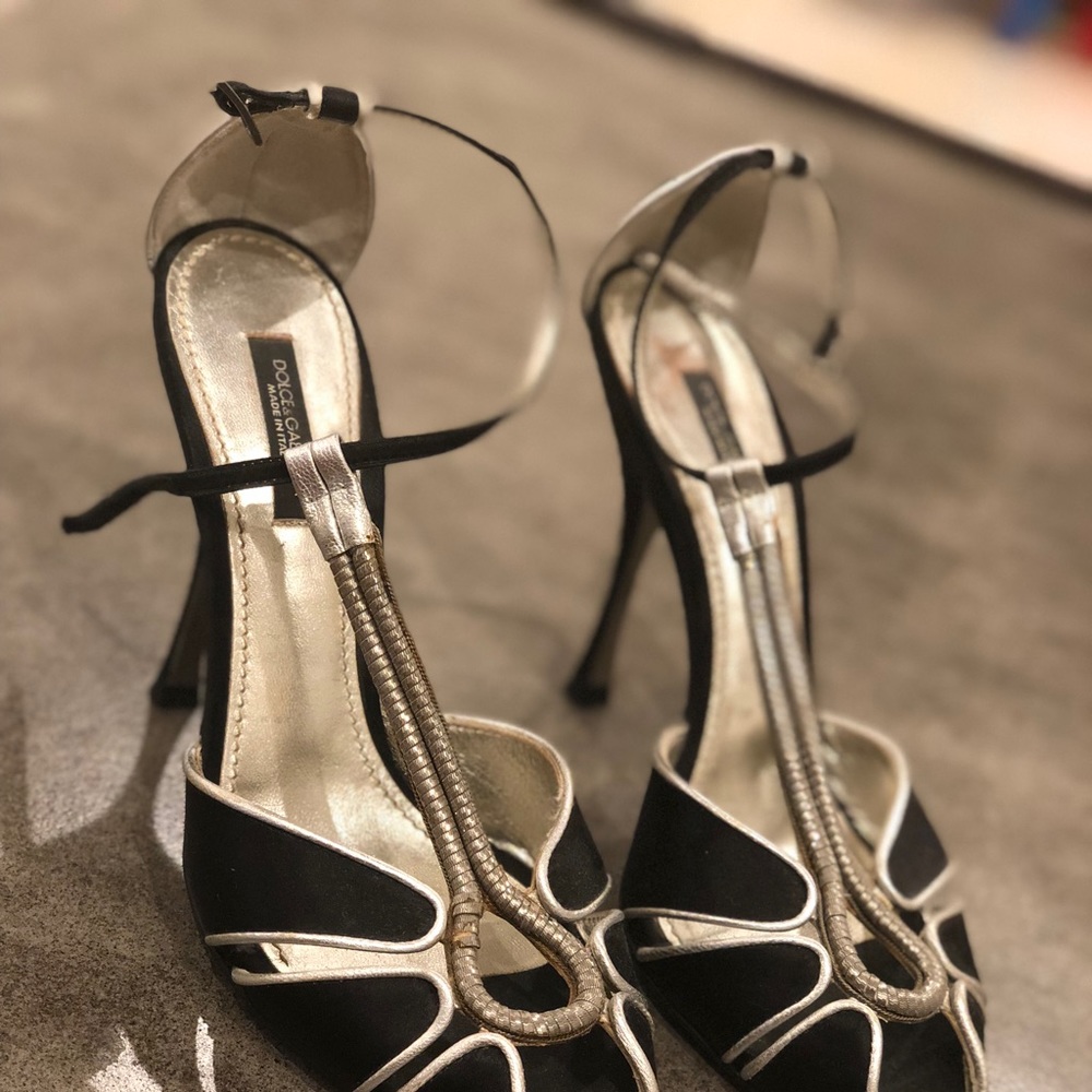 Dolce and gabanna pumps